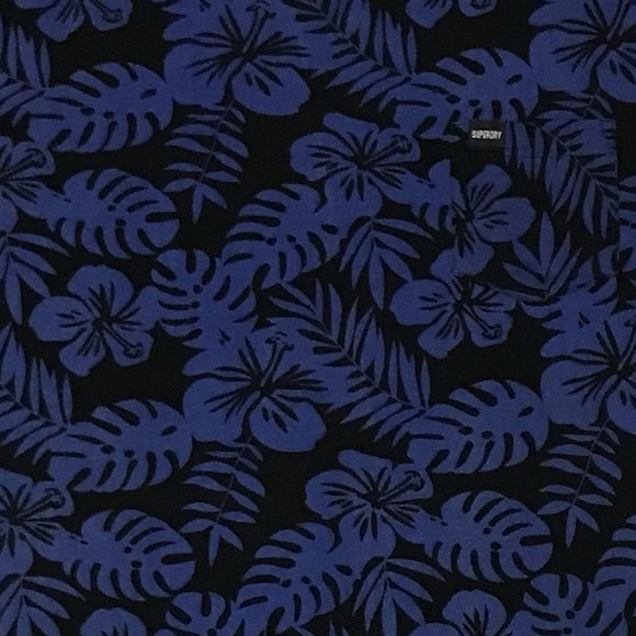 SuperDry T-shirt- Brand New ✨ - Picture 4 of 9